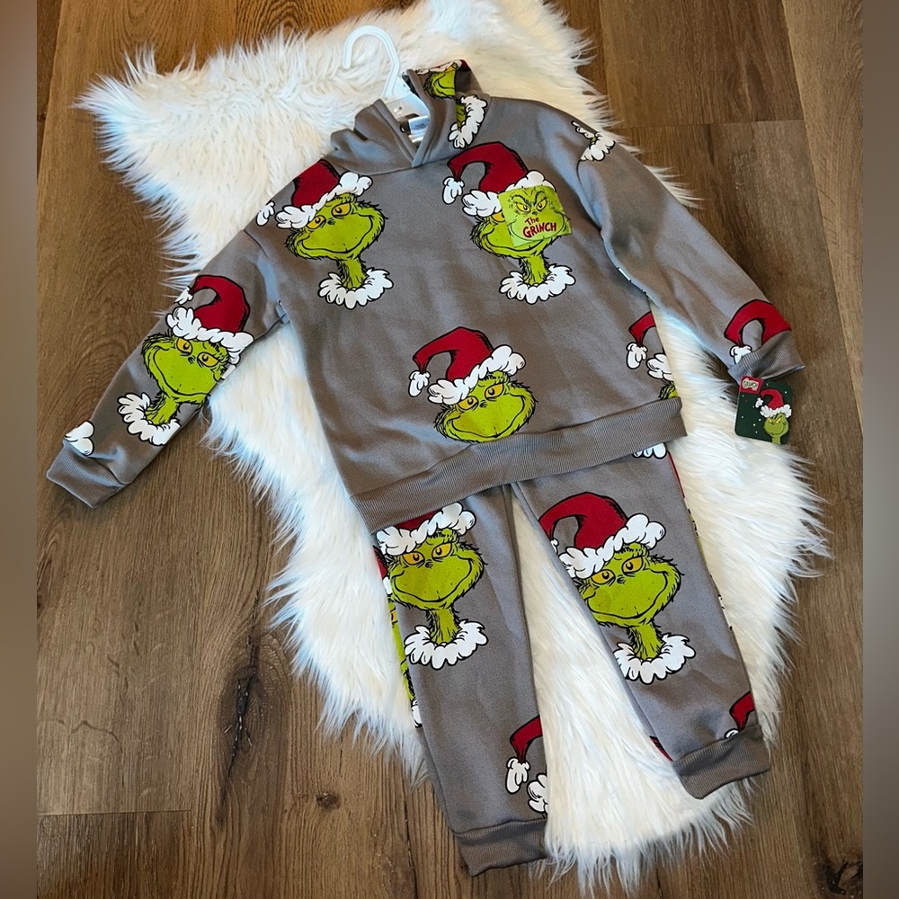 NWT the grinch hooded sweatshirt set size 5